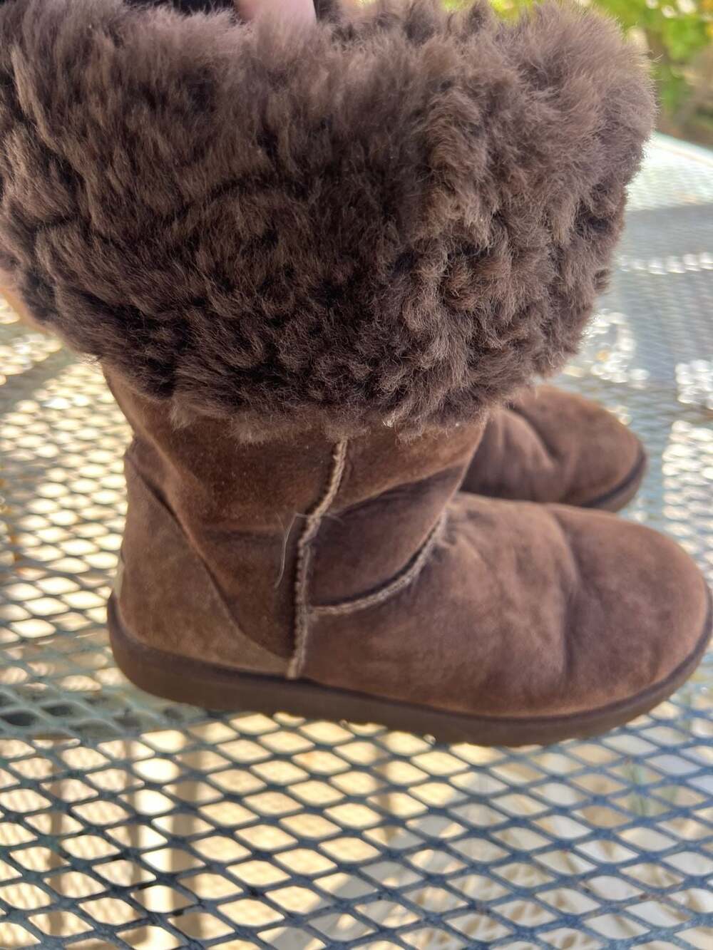 UGG Australia Classic Shorty Brown Suede Fur Boots - women’s size 7